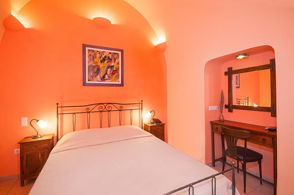 Donna'S House Santorini Hotel Pyrgos Kallistis Exterior photo